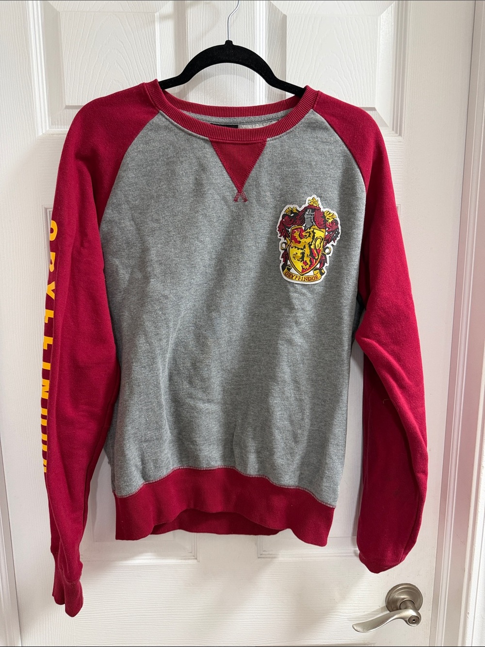 Gryffindor Crest Crewneck Sweater - Red & Gray